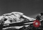 Standbild Schäden durch Schnee schieben Mount Baker Washington USA, 1939, aus Sekunde 40 historischem Filmmaterial Videoclip 65675076322