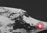 Standbild Schäden durch Schnee schieben Mount Baker Washington USA, 1939, aus Sekunde 43 historischem Filmmaterial Videoclip 65675076322