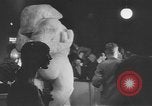 Standbild Stone statue von Adam Blackpool England, 1939, aus Sekunde 12 historischem Filmmaterial Videoclip 65675076324