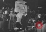 Standbild Stone statue von Adam Blackpool England, 1939, aus Sekunde 15 historischem Filmmaterial Videoclip 65675076324