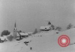 Standbild Schäden durch Lawinen Österreich, 1954, aus Sekunde 40 historischem Filmmaterial Videoclip 65675076328