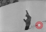 Standbild Schäden durch Lawinen Österreich, 1954, aus Sekunde 60 historischem Filmmaterial Videoclip 65675076328