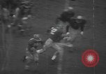 Standbild Fußballspiel South Bend Indiana USA, 1957, aus Sekunde 10 historischem Filmmaterial Videoclip 65675076343