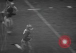 Standbild Fußballspiel South Bend Indiana USA, 1957, aus Sekunde 13 historischem Filmmaterial Videoclip 65675076343