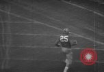 Standbild Fußballspiel South Bend Indiana USA, 1957, aus Sekunde 17 historischem Filmmaterial Videoclip 65675076343