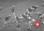 Standbild Fußballspiel South Bend Indiana USA, 1957, aus Sekunde 19 historischem Filmmaterial Videoclip 65675076343