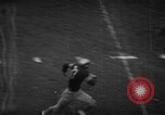 Standbild Fußballspiel South Bend Indiana USA, 1957, aus Sekunde 30 historischem Filmmaterial Videoclip 65675076343
