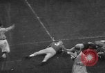 Standbild Fußballspiel South Bend Indiana USA, 1957, aus Sekunde 45 historischem Filmmaterial Videoclip 65675076343