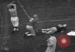 Standbild Fußballspiel South Bend Indiana USA, 1957, aus Sekunde 46 historischem Filmmaterial Videoclip 65675076343