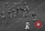 Standbild Fußballspiel South Bend Indiana USA, 1957, aus Sekunde 49 historischem Filmmaterial Videoclip 65675076343