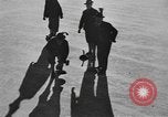 Image ice match de curling Garmisch-Partenkirchen Allemagne, 1936, de la seconde 14 séquences d'archives historiques vidéo 65675076356