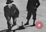Image ice match de curling Garmisch-Partenkirchen Allemagne, 1936, de la seconde 22 séquences d'archives historiques vidéo 65675076356