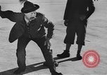 Image ice match de curling Garmisch-Partenkirchen Allemagne, 1936, de la seconde 23 séquences d'archives historiques vidéo 65675076356