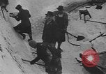Standbild Bobfahren Garmisch-Partenkirchen Deutschland, 1936, aus Sekunde 48 historischem Filmmaterial Videoclip 65675076359