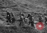 Immagine di Prigionieri tedeschi Italia, 1945, secondo 9 filmato di repertorio 65675076367