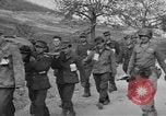 Immagine di Prigionieri tedeschi Italia, 1945, secondo 41 filmato di repertorio 65675076367