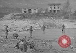 Standbild USA Ingenieure Vergato Italien, 1945, aus Sekunde 4 historischem Filmmaterial Videoclip 65675076368