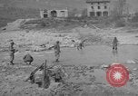 Standbild USA Ingenieure Vergato Italien, 1945, aus Sekunde 10 historischem Filmmaterial Videoclip 65675076368