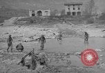Standbild USA Ingenieure Vergato Italien, 1945, aus Sekunde 14 historischem Filmmaterial Videoclip 65675076368