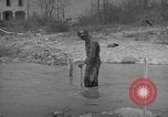 Standbild USA Ingenieure Vergato Italien, 1945, aus Sekunde 18 historischem Filmmaterial Videoclip 65675076368