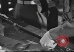 Standbild Skifahren United States USA, 1941, aus Sekunde 33 historischem Filmmaterial Videoclip 65675076384