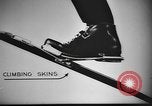 Standbild Skifahren United States USA, 1941, aus Sekunde 57 historischem Filmmaterial Videoclip 65675076384