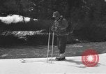 Immagine di Sci United States USA, 1942, secondo 10 filmato di repertorio 65675076399