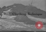 Immagine di Sci United States USA, 1942, secondo 5 filmato di repertorio 65675076400