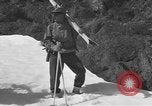 Immagine di Sci United States USA, 1942, secondo 55 filmato di repertorio 65675076400