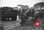 Standbild USA Soldaten Italien, 1945, aus Sekunde 49 historischem Filmmaterial Videoclip 65675076403