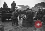 Standbild USA Soldaten Italien, 1945, aus Sekunde 53 historischem Filmmaterial Videoclip 65675076403