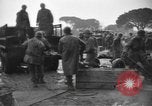 Standbild USA Soldaten Italien, 1945, aus Sekunde 54 historischem Filmmaterial Videoclip 65675076403