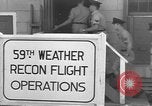 Standbild 59 Wetter Aufklärungsflug Bermuda, 1955, aus Sekunde 22 historischem Filmmaterial Videoclip 65675076431