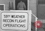 Standbild 59 Wetter Aufklärungsflug Bermuda, 1955, aus Sekunde 26 historischem Filmmaterial Videoclip 65675076431