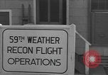 Standbild 59 Wetter Aufklärungsflug Bermuda, 1955, aus Sekunde 30 historischem Filmmaterial Videoclip 65675076431