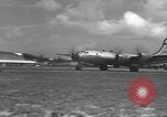 Standbild WB-50D Wetter Service Flugzeuge Schwanz Nummer 50-4040 Bermuda, 1955, aus Sekunde 17 historischem Filmmaterial Videoclip 65675076432