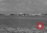 Standbild WB-50D Wetter Service Flugzeuge Schwanz Nummer 50-4040 Bermuda, 1955, aus Sekunde 23 historischem Filmmaterial Videoclip 65675076432