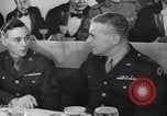 Standbild Yank Magazin Personal United States USA, 1944, aus Sekunde 43 historischem Filmmaterial Videoclip 65675076459