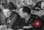 Standbild Yank Magazin Personal United States USA, 1944, aus Sekunde 61 historischem Filmmaterial Videoclip 65675076459