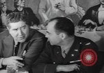 Standbild Yank Magazin Personal United States USA, 1944, aus Sekunde 62 historischem Filmmaterial Videoclip 65675076459