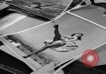 Immagine di Yank Magazine United States USA, 1944, secondo 37 filmato di repertorio 65675076460