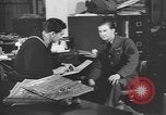 Immagine di Yank Magazine United States USA, 1944, secondo 46 filmato di repertorio 65675076460