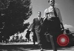 Standbild die neuen Rekruten kommen Sie an einer Base zu beginnen die USA fliegen Cadet Programm Texas USA, 1940, aus Sekunde 61 historischem Filmmaterial Videoclip 65675076477