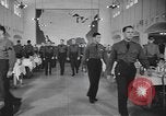Standbild US Army Air Forces Flying Kadetten in der Dining Hall in Randolph Feld Texas USA, 1940, aus Sekunde 7 historischem Filmmaterial Videoclip 65675076479