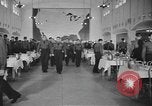 Standbild US Army Air Forces Flying Kadetten in der Dining Hall in Randolph Feld Texas USA, 1940, aus Sekunde 19 historischem Filmmaterial Videoclip 65675076479