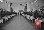 Standbild US Army Air Forces Flying Kadetten in der Dining Hall in Randolph Feld Texas USA, 1940, aus Sekunde 32 historischem Filmmaterial Videoclip 65675076479