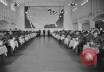 Standbild US Army Air Forces Flying Kadetten in der Dining Hall in Randolph Feld Texas USA, 1940, aus Sekunde 38 historischem Filmmaterial Videoclip 65675076479