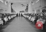 Standbild US Army Air Forces Flying Kadetten in der Dining Hall in Randolph Feld Texas USA, 1940, aus Sekunde 42 historischem Filmmaterial Videoclip 65675076479