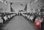 Standbild US Army Air Forces Flying Kadetten in der Dining Hall in Randolph Feld Texas USA, 1940, aus Sekunde 49 historischem Filmmaterial Videoclip 65675076479