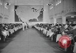 Standbild US Army Air Forces Flying Kadetten in der Dining Hall in Randolph Feld Texas USA, 1940, aus Sekunde 61 historischem Filmmaterial Videoclip 65675076479